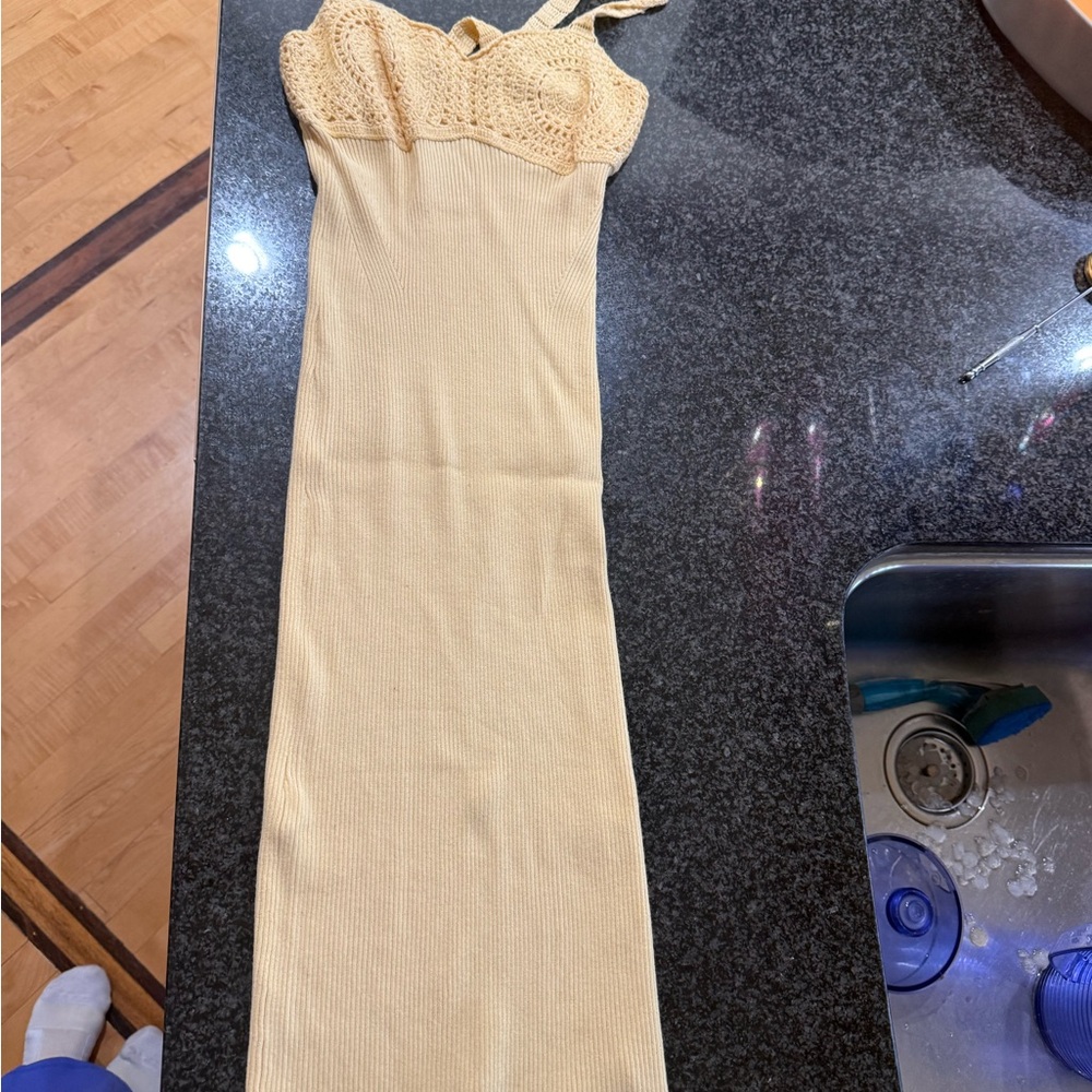 Jenny Lopez XS Yellow Lace-Trimmed Dress. Never worn